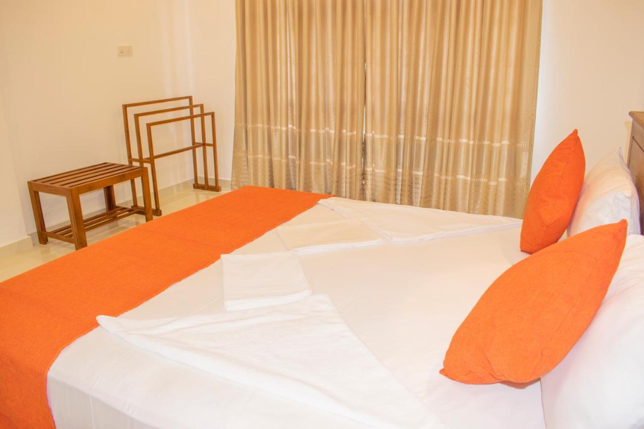 Lavinia Escapes Hotel Dehiwala-Mount Lavinia Bagian luar foto