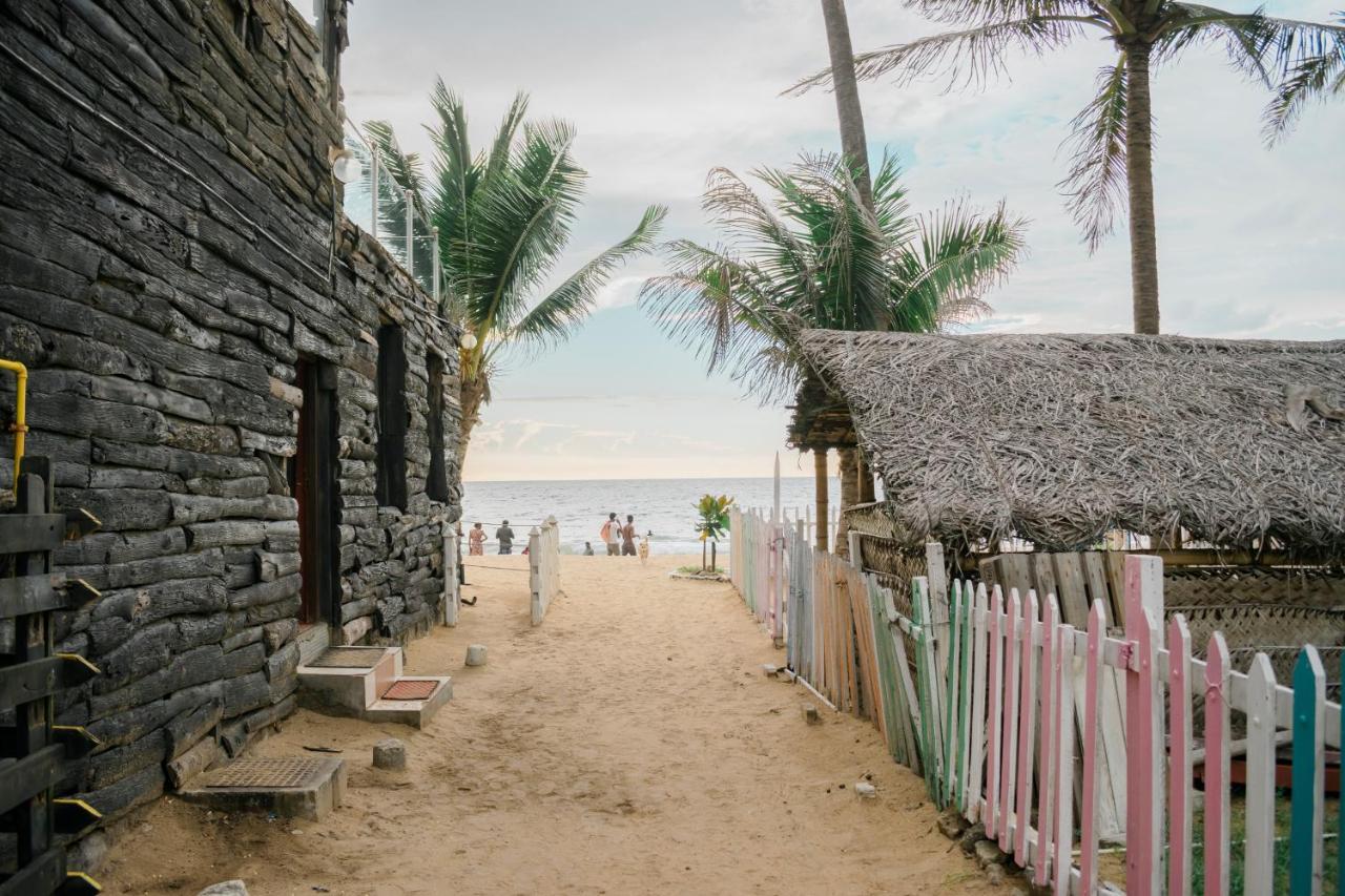 Lavinia Escapes Hotel Dehiwala-Mount Lavinia Bagian luar foto