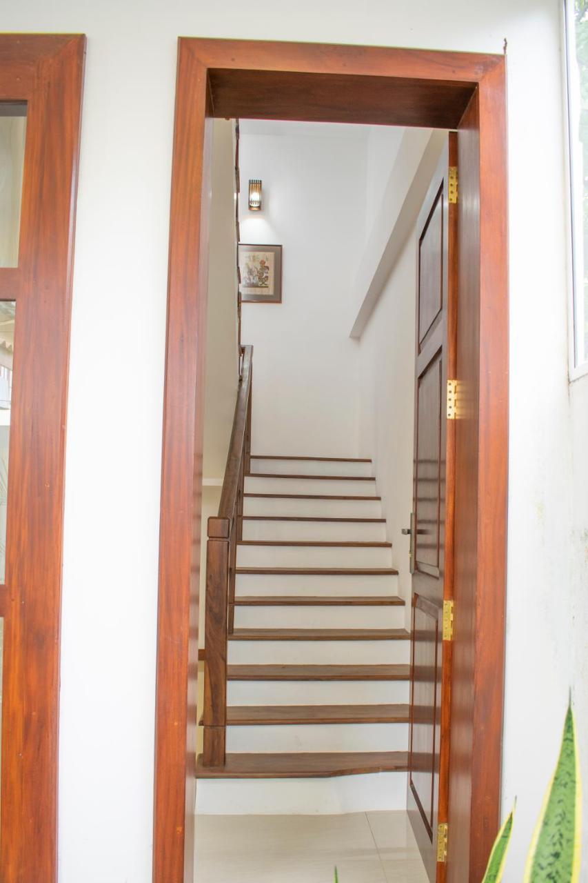 Lavinia Escapes Hotel Dehiwala-Mount Lavinia Bagian luar foto