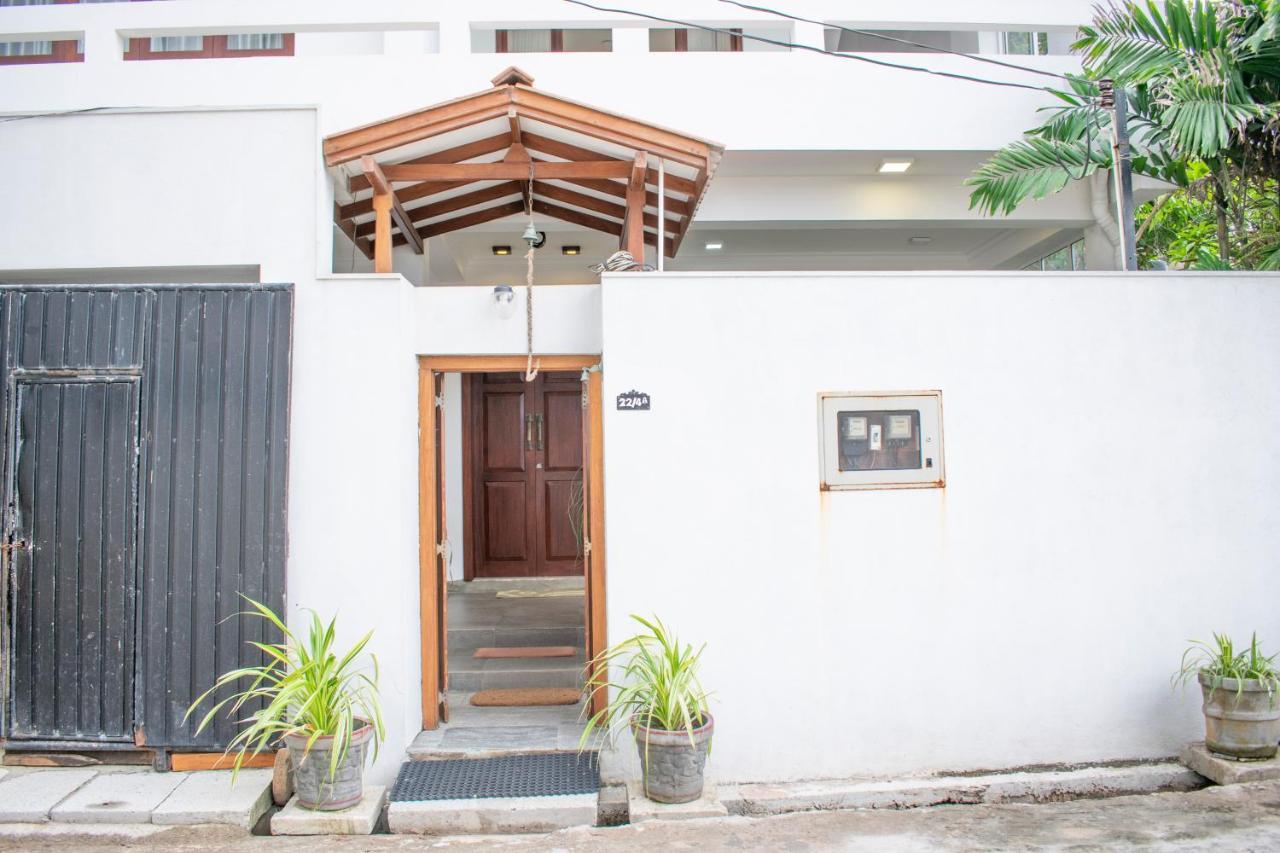 Lavinia Escapes Hotel Dehiwala-Mount Lavinia Bagian luar foto