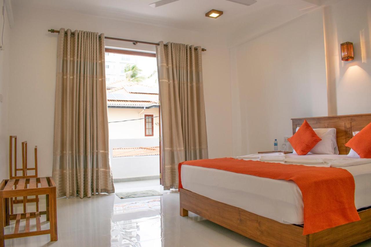 Lavinia Escapes Hotel Dehiwala-Mount Lavinia Bagian luar foto