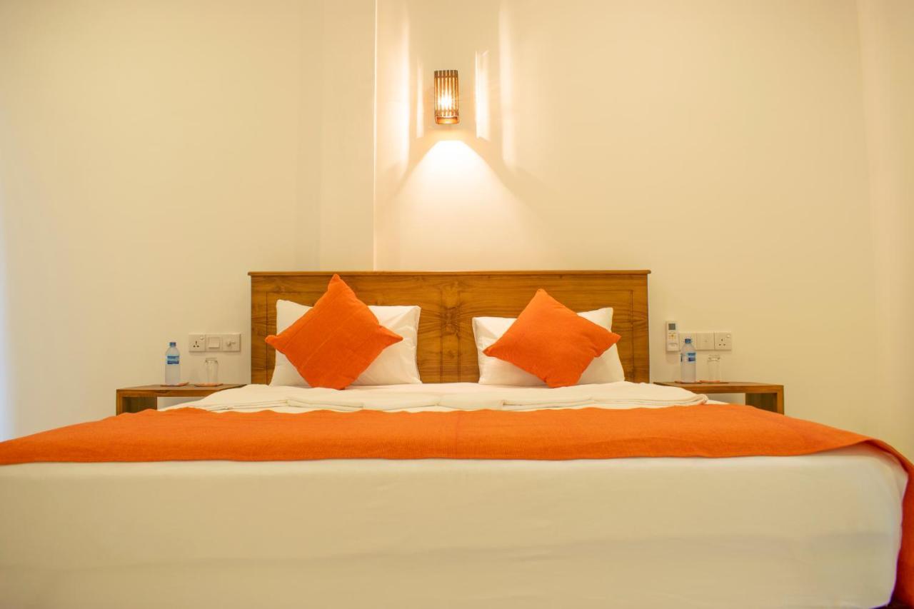 Lavinia Escapes Hotel Dehiwala-Mount Lavinia Bagian luar foto